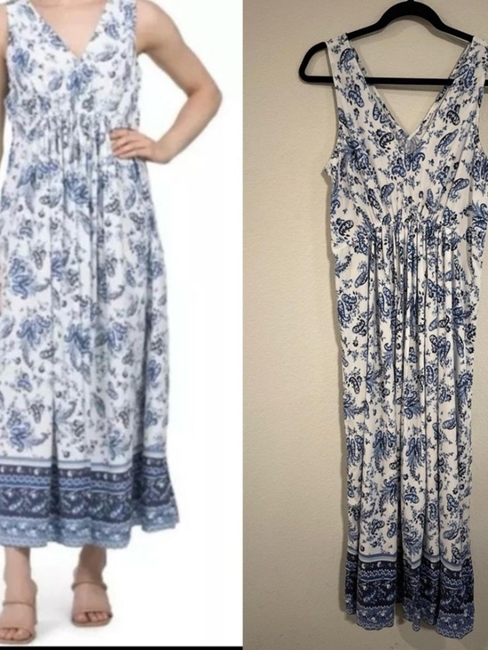 Lucky Brand Dresses & Skirts - Lucky Brand White and Blue Paisley V-Neck Maxi Dress